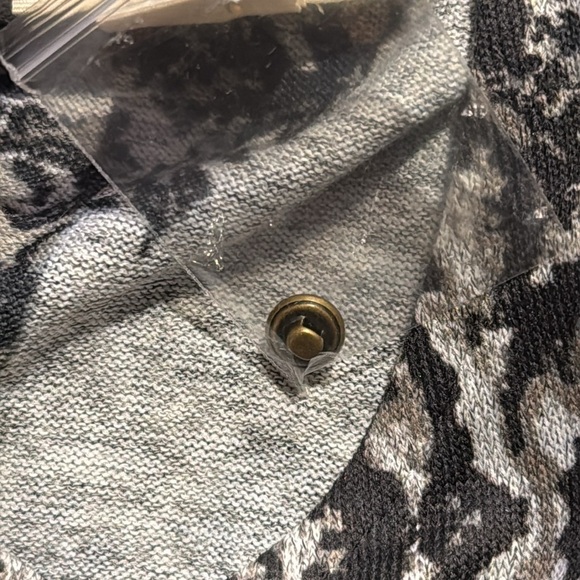 NWT Style & Co. Women’s Small Long Sleeve Chest Cutout Back Slit and Button - Picture 7 of 8